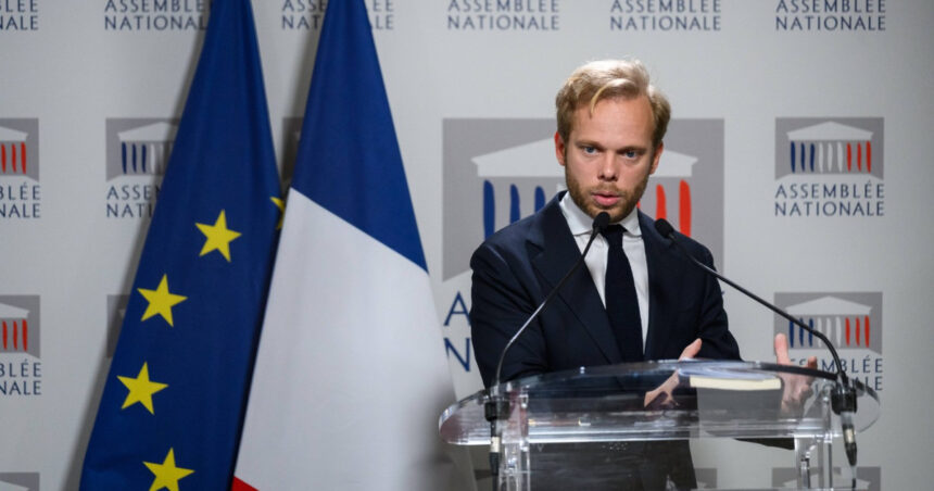 controversa politica in franta dupa reduceri de un miliard de euro la televiziunea si radioul publice si apeluri la reforma 69fa433c0fb9a