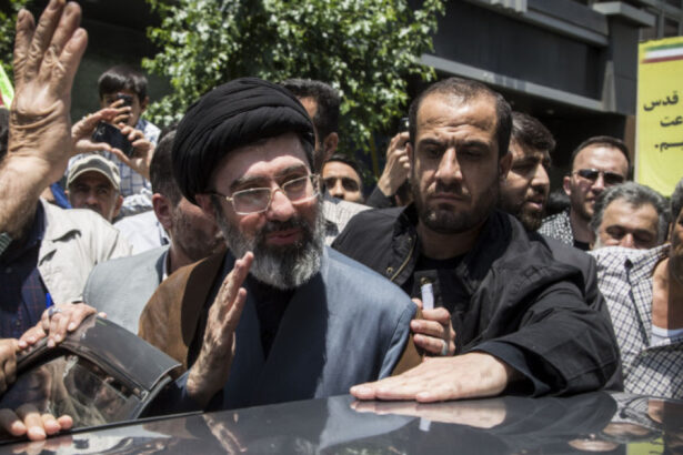 desi n a mai fost vazut din februarie mojtaba khamenei i ar fi dat noi directive comandantului armatei iraniene scrie agentia fars 6a0082ff8f9dc