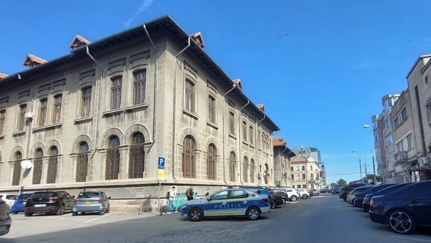 dupa ce au pierdut fondurile pentru reabilitare acum au inaintat un proiect care ar fi distrus cladirea colegiului mircea cel batran 69f9190ea9b04