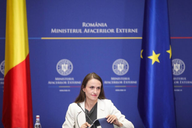 exclusiv oana toiu despre declasificarea dosarelor din anii 90 nu vad cui i ar fi teama de poporul roman daca nu a tradat 69f4cc91dd48f