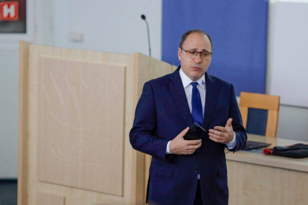 exclusiv sport arta si voluntariat solutia ministrului educatiei pentru combaterea consumului de droguri in scoli 6a0b04a1a8946