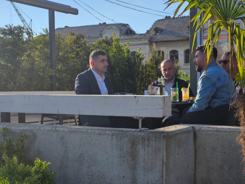 foto document george simion si liderii aur la cernavoda inaintea votului pentru schimbarea lui apostol numele celor 12 consilieri locali care cer schimbarea din functia de viceprimar cu atributii d 6a00ed9f94469