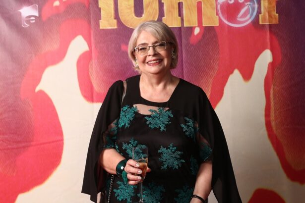 imagini cu irina margareta nistor mai slaba cu 40 de kilograme criticul de film de nerecunoscut la premiile gopo 2026 care este dieta ei 69fee74c28cd7