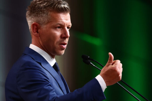 in primul sau discurs in calitate de prim ministru peter magyar i a dat presedintelui ungariei un ultimatum pentru a demisiona 69ff7424a1773