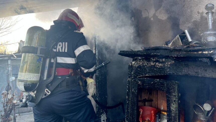 incendiu la un spatiu comercial de pe strada stefan cel mare mai multe persoane evacuate 6a00363bdeabe