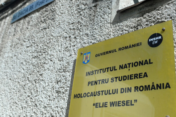 institutul pentru studierea holocaustului e oficial aur vrea desfiintarea elie wiesel si a muzeului de istorie a evreilor 6a024c122f4e0