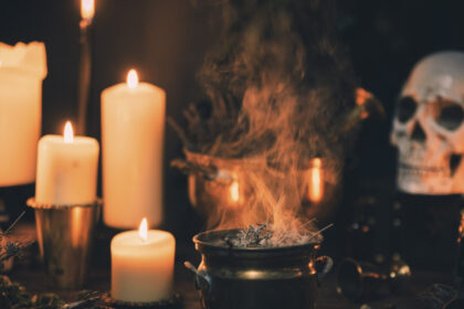 jumatate de milion de lei sacrificati in numele lui bau cum a fost un iesean pacalit ca vorbeste cu o entitate supranaturala 69fb399970d86