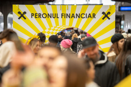 mii de romani au primit sfaturi financiare la peronul financiar inainte de plecarea in mini vacanta de 1 mai 69f8a21a248a2