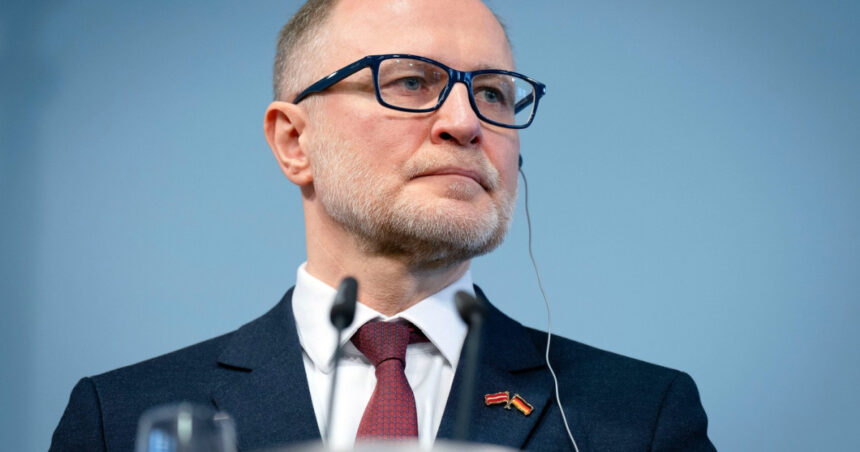 ministrul apararii din letonia andris spruds a demisionat dupa ce drone ucrainene au lovit rezervoare cu petrol din tara sa 6a00d02fbcbde