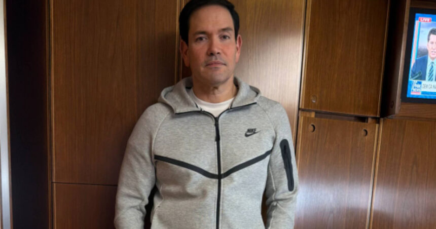 nicolas maduro sursa de inspiratie pentru marco rubio in materie de vestimentatie poarta cu mandrie treningul nike tech venezuela 6a04d2fa83dd4