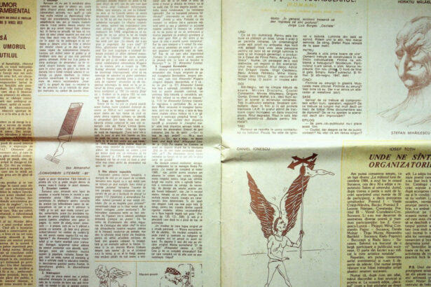 o fisa informativa din anii 80 in caricatura e prezentat un tobosar care tremura de frig iar toba e o canistra de benzina goala 69fc4be9dd1b2