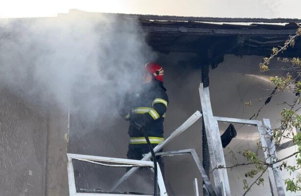 o gospadarie din municipiul tulcea a luat foc 120 de pasari au ars in urma incendiului 69f83a93c129f