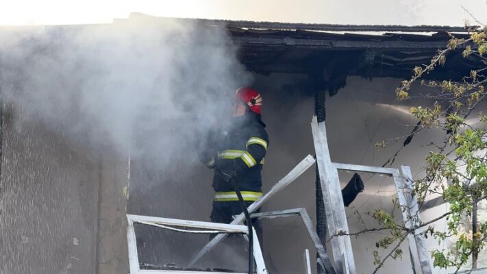 o gospadarie din municipiul tulcea a luat foc 120 de pasari au ars in urma incendiului 69f83a93c129f