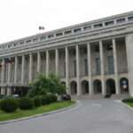 palatul victoria iluminat sambata in culorile uniunii europene mesajul guvernului de 9 mai 69ff158a28883