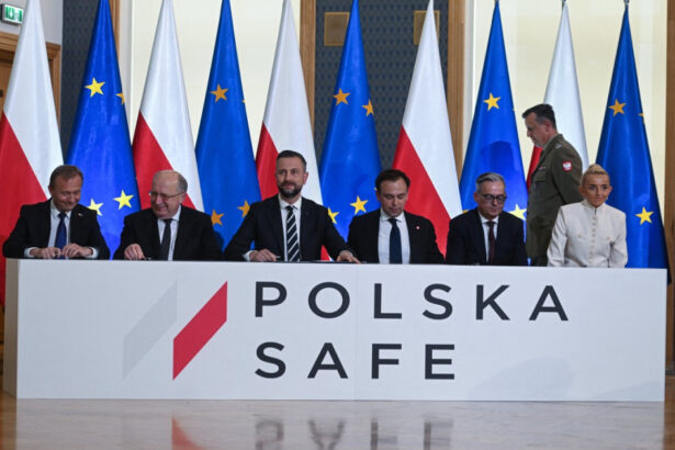 polonia a semnat un imprumut de aparare de la ue in valoare de 437 miliarde de euro cel mai mare dintre toate statele membre 69fdedf13c0b6
