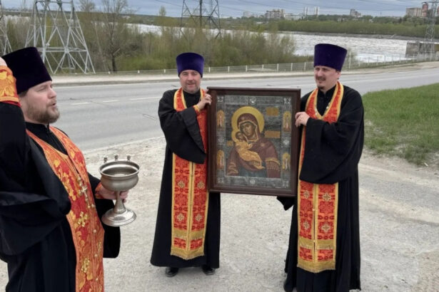 preotii ortodocsi rusi au organizat o procesiune cu icoane pentru a alunga dronele ucrainene atacurile calificate drept necaz 6a0c04f021d69