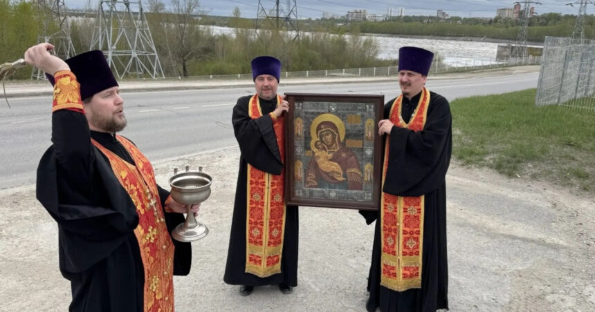 preotii ortodocsi rusi au organizat o procesiune cu icoane pentru a alunga dronele ucrainene atacurile calificate drept necaz 6a0c04f021d69