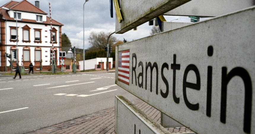 primarul din ramstein avertizeaza ca retragerea trupelor sua din germania va avea un impact dezastruos 69f74f601d389