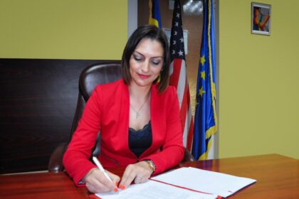 protest la mangalia impotriva repunerii alinei dan pe functia de manager al spitalului 69fef2a3cda10