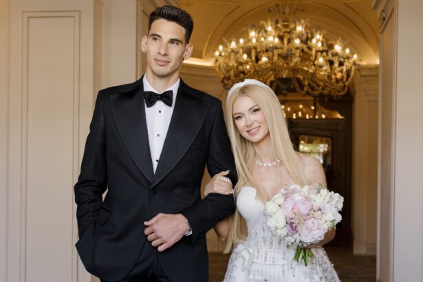rochia de mireasa purtata de andreea balan la valsul mirilor artista si victor cornea au facut spectacol in fata invitatilor 6a00d6ffa0a5d