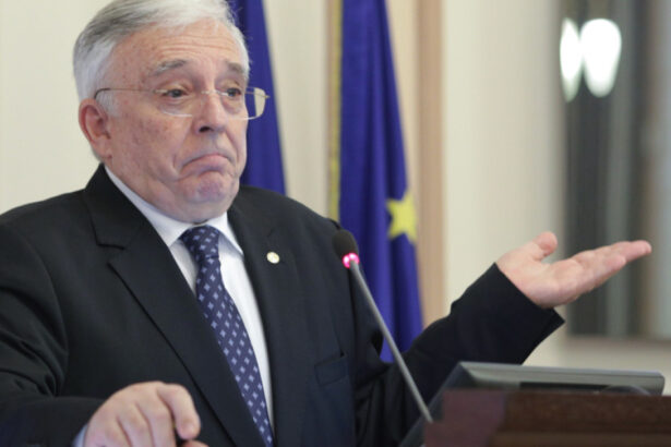 romania nu are nevoie de noi taxe guvernatorul bnr avertizeaza ca reducerile de impozite ar afecta credibilitatea tarii 6a0c726c79de8