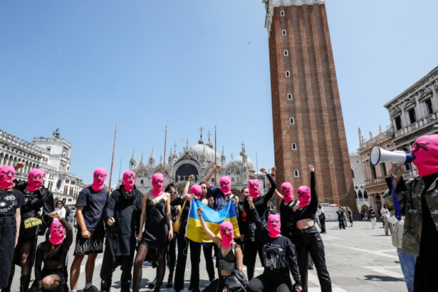 rusia a declarat o trupa punk extremista si terorista motivele din spatele deciziei moscovei 6a073da56145b