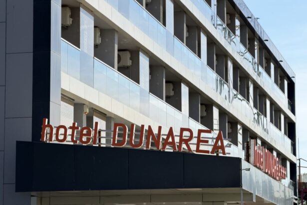 se demoleaza hotelul dunarea noul proprietar a solicitat un certificat de urbanism pentru un nou proiect turistic 6a07a0abc9c93