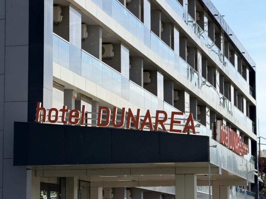se demoleaza hotelul dunarea noul proprietar a solicitat un certificat de urbanism pentru un nou proiect turistic 6a07a0abc9c93