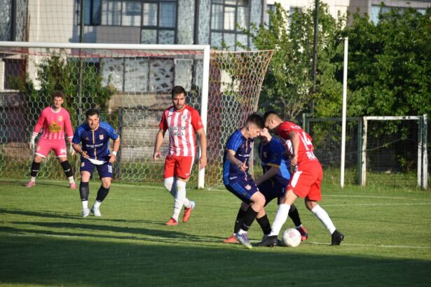 se mentine suspansul in liga a iv a cu trei etape inainte de finalul sezonului 6a08abe1ca067