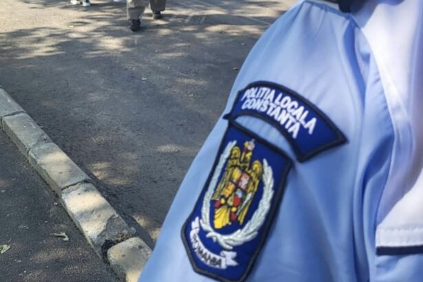 seful politiei locale constanta ionut dumitru cercetat de dna procurorii sustin ca ar fi scos din circuit 60 de procese verbale de contraventie 6a06f8838ea32