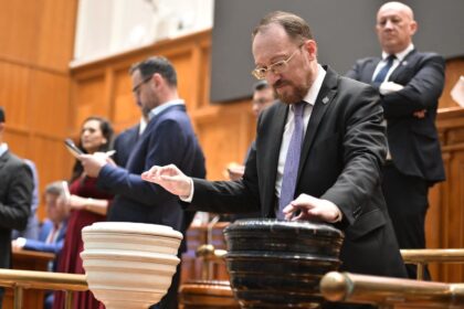 senatorul sava despre caderea lui bolojan motiunea nu a fost doar o sanctiune politica ci vocea romanilor un strigat clar impotriva masurilor care i au saracit 69fb4762dd0c3