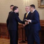 simion dupa discutiile cu nicusor dan am cerut mandat pentru formarea noii guvernari ne asumam intrarea la guvernare si scoaterea romaniei din criza video 6a0ad56addac6