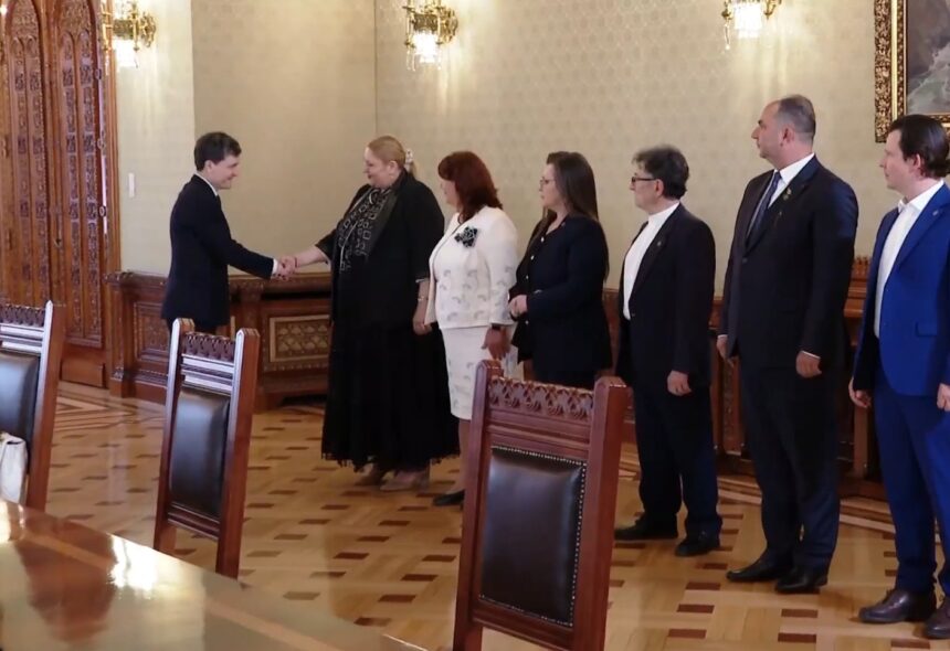 sosoaca s a dus la nicusor dan ca sa i ceara demisia esti presedinte neconstitutional si ilegitim 6a0b1bbae8779