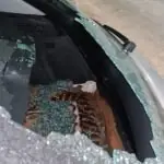 spaima cartierului icil care distrugea masini cu lopata a iesit din puscarie si a distrus alte masini 69fd01b2265a5