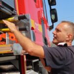 subsol inundat cu fum pe strada soveja din constanta 26 de persoane au fost evacuate din imobil 69f9abb8acb5f