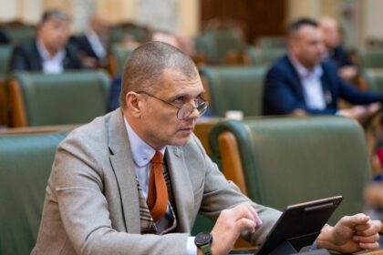 surse pnl isi scoate parlamentarii din sala de teama unei tradari ce spune deputatul silviu cosa 69f9a26bbdf2c