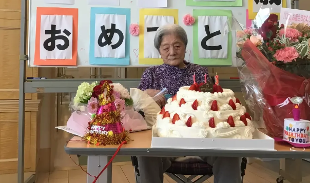 tomiko itooka japoneza care a devenit cea mai in varsta femeie din lume pasionata de alpinism la 70 de ani a urcat pe muntele ontake 69f96f6b833c4
