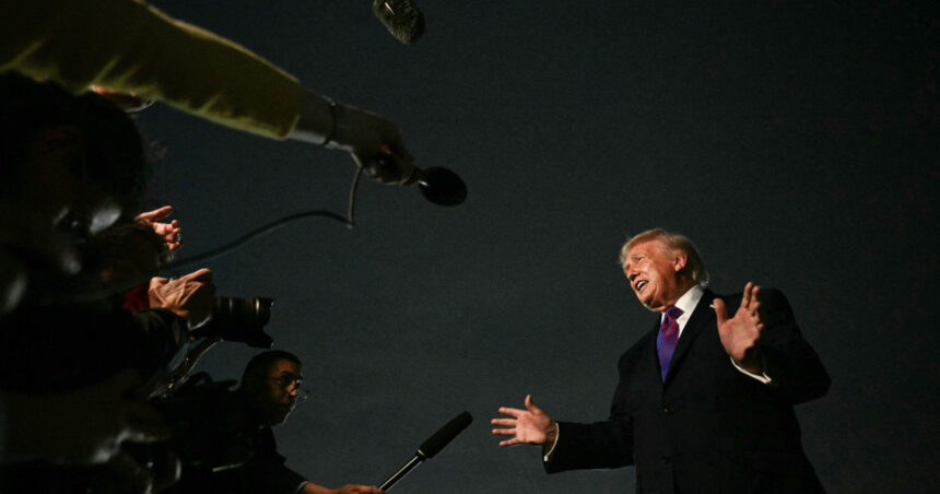 trump ameninta din nou ca sterge iranul de pe suprafata pamantului si spune ca armata sua a distrus sapte ambarcatiuni iraniene 69f8e75f197d5