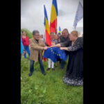 video diana sosoaca a sfasiat drapelul ue de ziua europei in aceeasi zi a fost a fost la ambasada rusiei 6a0035b258593