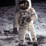 video dosarele ozn astronautii americani dezvaluie ce fenomene neobisnuite au observat in timpul misiunilor pe luna 69fed973a6ded