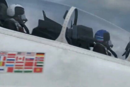 video imagini generate de ia arata avioane su 30 cu steagurile nato in timpul paradei de sambata de la moscova 6a00438fe599b