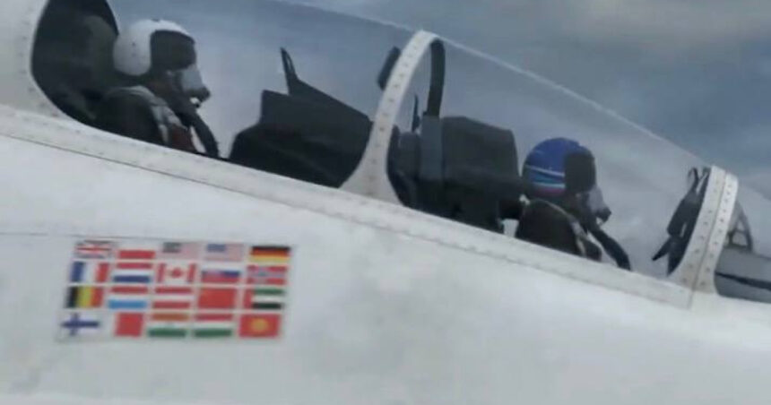 video imagini generate de ia arata avioane su 30 cu steagurile nato in timpul paradei de sambata de la moscova 6a00438fe599b