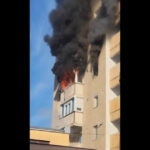 video incendiu puternic intr un bloc din arad zeci de persoane s au autoevacuat dupa ce un apartament a luat foc 6a0c1dc08b119