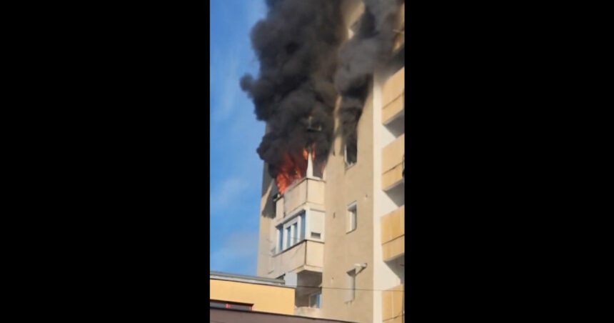 video incendiu puternic intr un bloc din arad zeci de persoane s au autoevacuat dupa ce un apartament a luat foc 6a0c1dc08b119