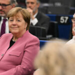 video merkel si walesa au primit ordinul de merit al ue din partea pe contextul in care vine distinctia pentru fosta cancelara 6a0c71ec90a00