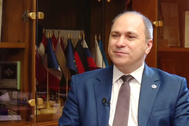 video ministrul educatiei acum la interviurile digi24 ro mesaj pentru politicieni sa vedem ca efortul austeritatii e suportat de toti 6a0ae4d9ae2d2
