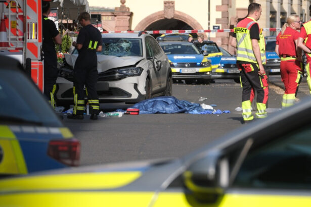 video o masina a intrat intr un grup de persoane in orasul german leipzig doi morti si mai multi raniti 69f8ce9cac4b5