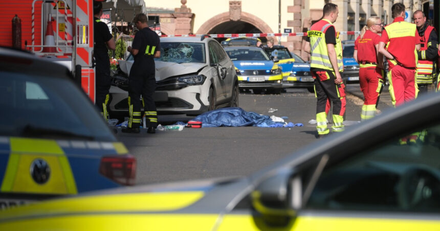 video o masina a intrat intr un grup de persoane in orasul german leipzig doi morti si mai multi raniti 69f8ce9cac4b5