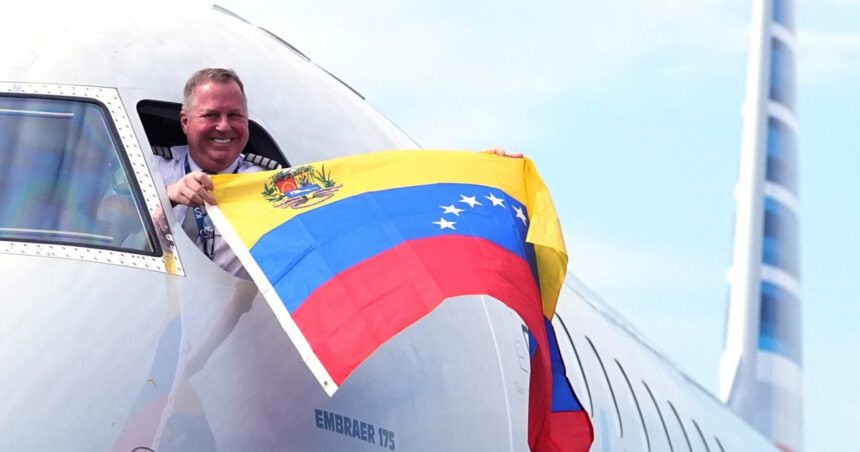video prima cursa comerciala directa sua venezuela dupa 7 ani a aterizat la caracas cu o delegatie a casei albe la bord 69f477a67aae0