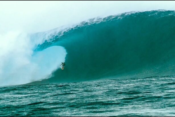 video record mondial in surfing un american a invins un val de 30 de metri 6a01e53444592